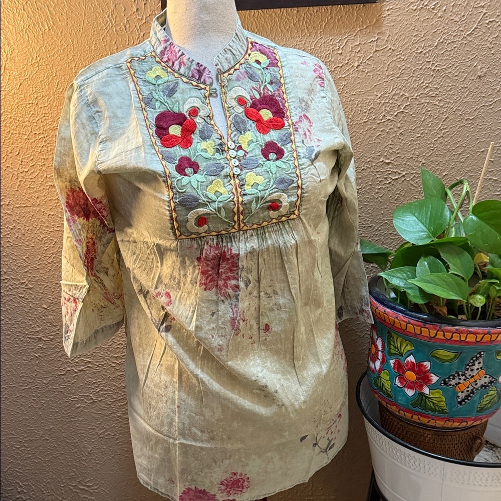 Vintage Goa ~ Green and RedFloral Embroidered Roll Tab Pullover Blouse NWT